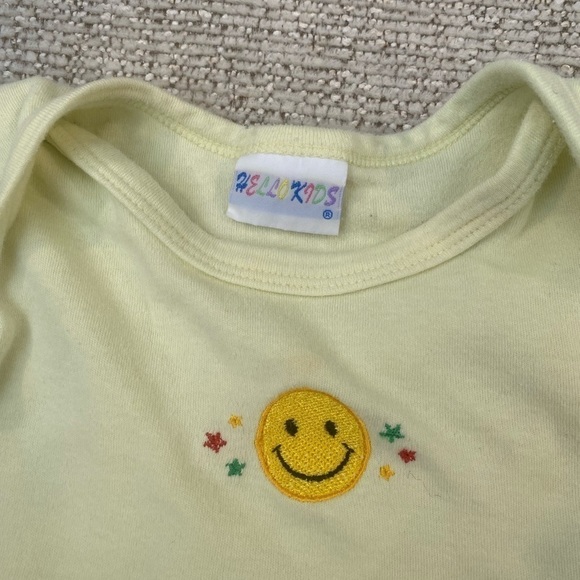 3/$15 SALE Hello Kids Smiley Face Onesie Size 0-3 Months - Picture 2 of 4